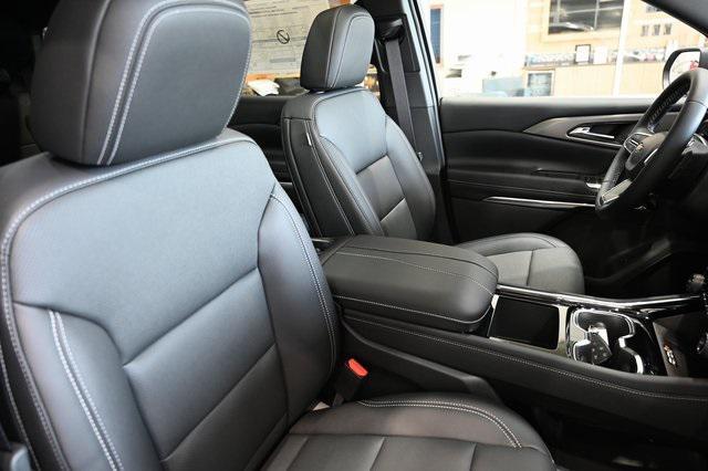 new 2025 Chevrolet Traverse car, priced at $43,695