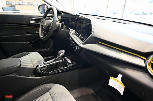 new 2025 Chevrolet Trax car, priced at $23,195