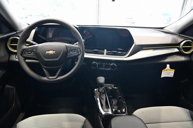 new 2025 Chevrolet Trax car, priced at $23,195