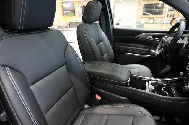 new 2026 Chevrolet Traverse car, priced at $43,640