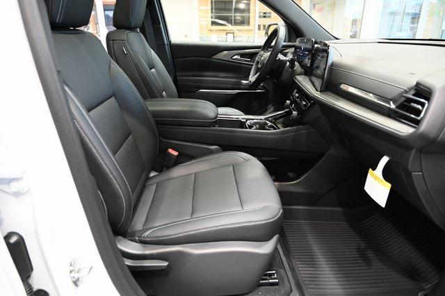 new 2026 Chevrolet Traverse car, priced at $43,640