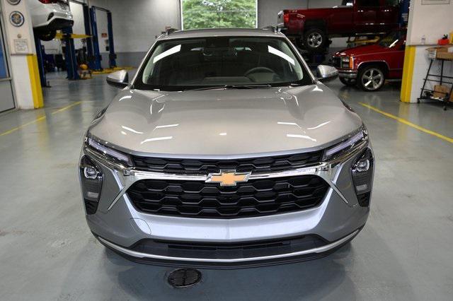 new 2025 Chevrolet Trax car, priced at $23,095