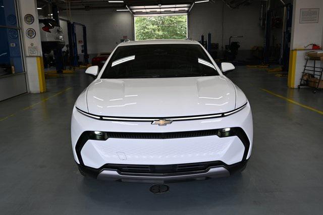 new 2025 Chevrolet Equinox EV car, priced at $38,890