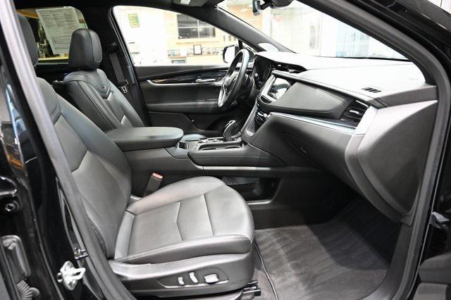 used 2025 Cadillac XT5 car, priced at $46,900