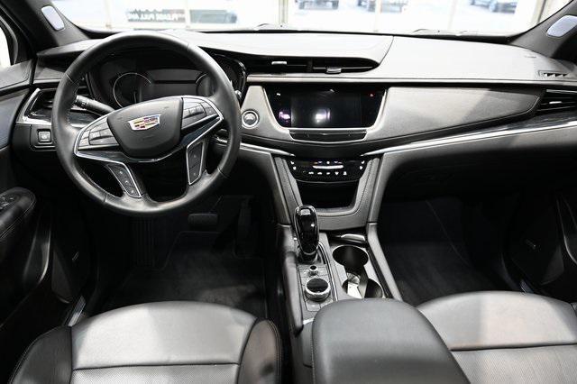 used 2025 Cadillac XT5 car, priced at $46,900