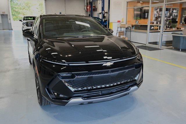 new 2025 Chevrolet Equinox EV car, priced at $36,015