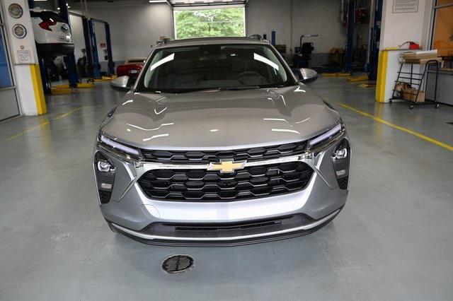 new 2025 Chevrolet Trax car, priced at $24,750