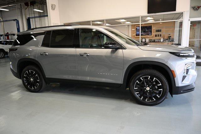 new 2025 Chevrolet Traverse car, priced at $43,995