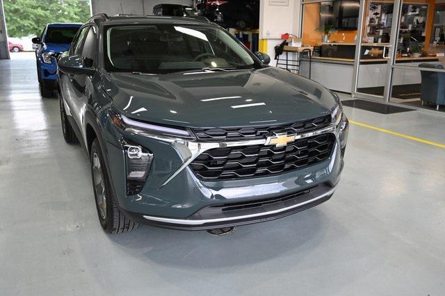 new 2025 Chevrolet Trax car, priced at $23,795