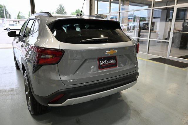 new 2025 Chevrolet Trax car, priced at $24,750