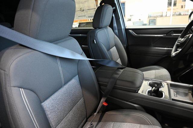 new 2025 GMC Acadia car, priced at $43,740