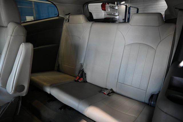 used 2016 Chevrolet Traverse car, priced at $15,900