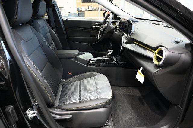 new 2025 Chevrolet Trax car, priced at $23,095