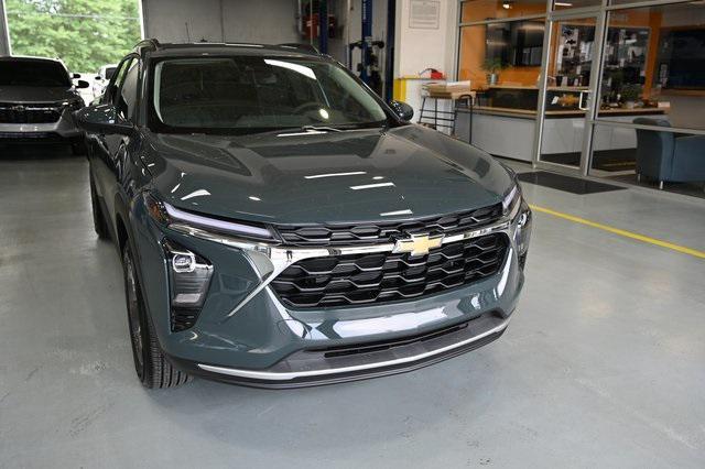 new 2025 Chevrolet Trax car, priced at $24,750