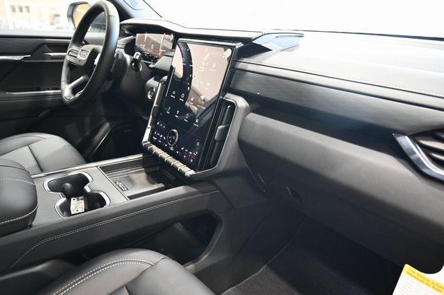 new 2025 GMC Acadia car, priced at $45,430