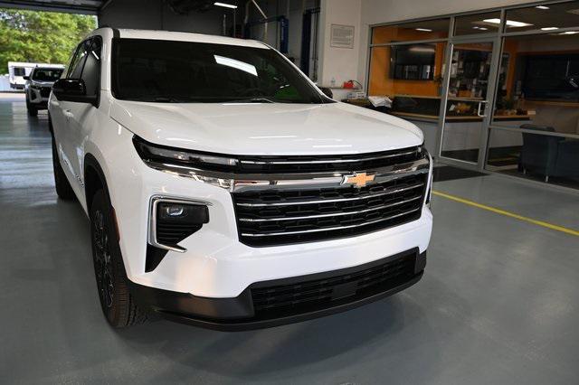 new 2025 Chevrolet Traverse car, priced at $46,560
