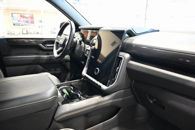 used 2025 GMC Yukon car, priced at $69,900