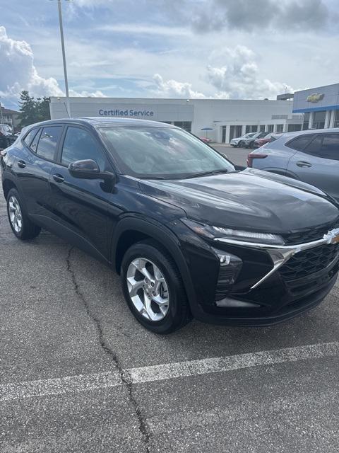 new 2025 Chevrolet Trax car, priced at $22,895