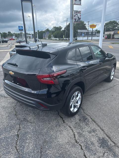 new 2025 Chevrolet Trax car, priced at $22,895