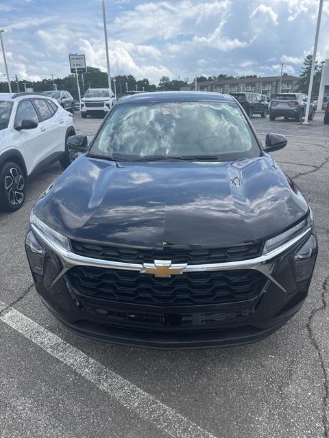 new 2025 Chevrolet Trax car, priced at $22,895