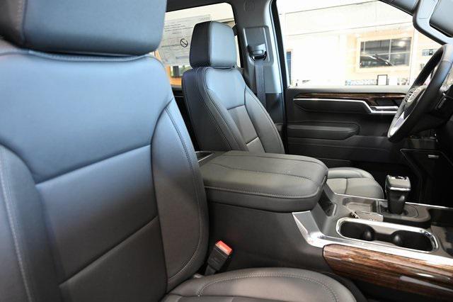 new 2025 GMC Sierra 1500 car, priced at $57,375