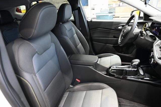 new 2025 Chevrolet Trax car, priced at $23,095