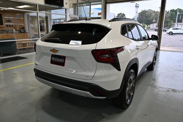 new 2025 Chevrolet Trax car, priced at $23,095