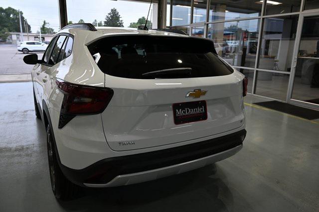 new 2025 Chevrolet Trax car, priced at $23,095