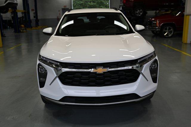 new 2025 Chevrolet Trax car, priced at $23,095