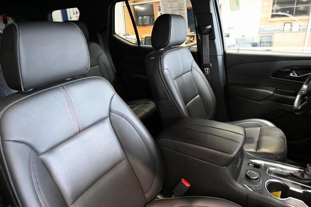 used 2022 Chevrolet Traverse car, priced at $31,900