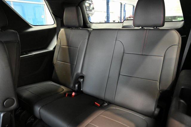 used 2022 Chevrolet Traverse car, priced at $31,900