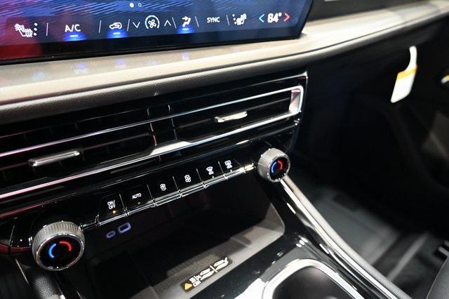 new 2026 Chevrolet Traverse car, priced at $42,995