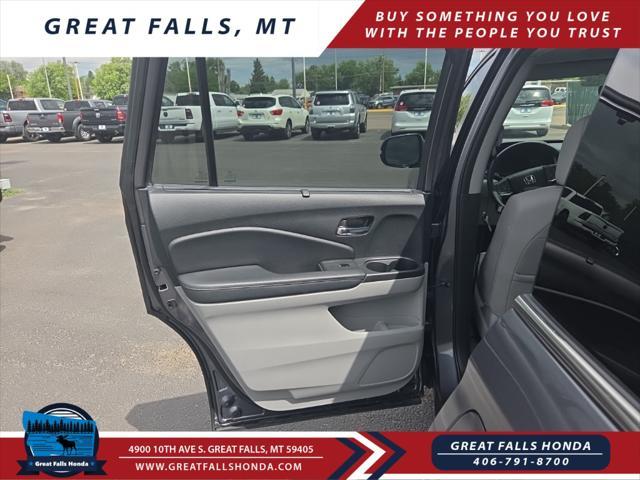 used 2022 Honda Pilot car, priced at $39,950