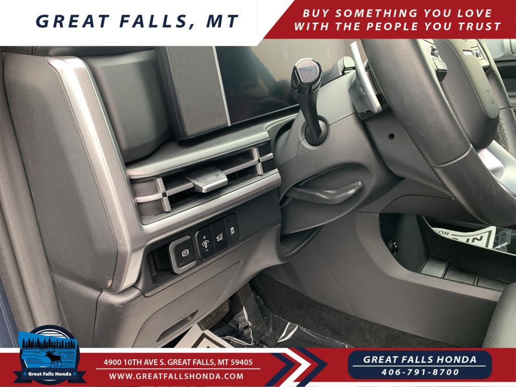 used 2025 Hyundai Santa Fe car, priced at $35,500