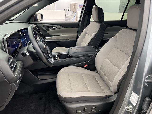 used 2025 Chevrolet Traverse car, priced at $41,189