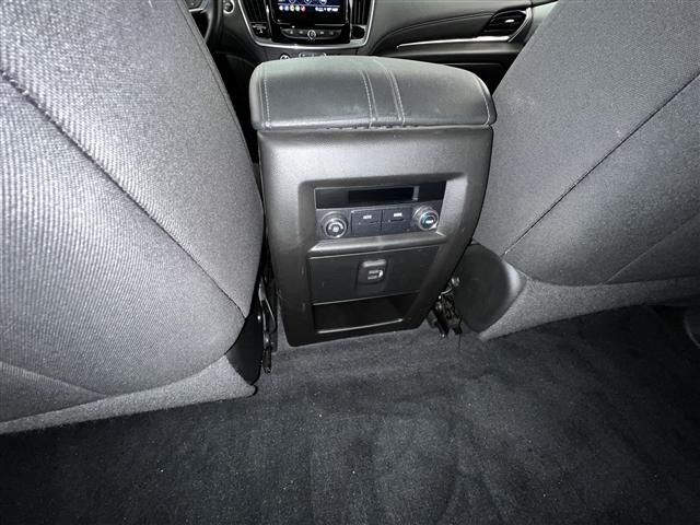 used 2022 Chevrolet Traverse car, priced at $32,989