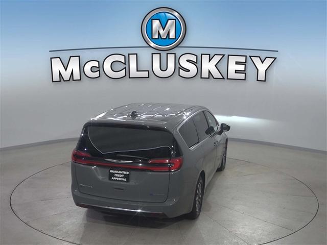 used 2023 Chrysler Pacifica Hybrid car, priced at $25,989