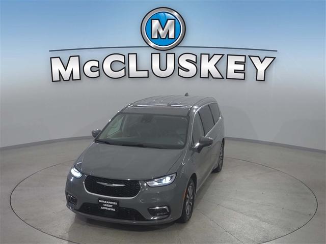 used 2023 Chrysler Pacifica Hybrid car, priced at $25,989