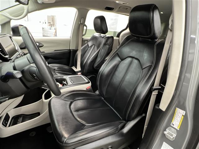 used 2023 Chrysler Pacifica Hybrid car, priced at $25,989