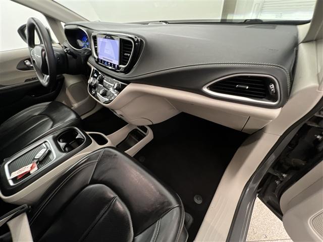 used 2023 Chrysler Pacifica Hybrid car, priced at $25,989