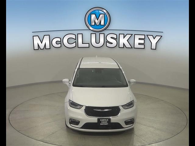 used 2022 Chrysler Pacifica Hybrid car, priced at $24,989