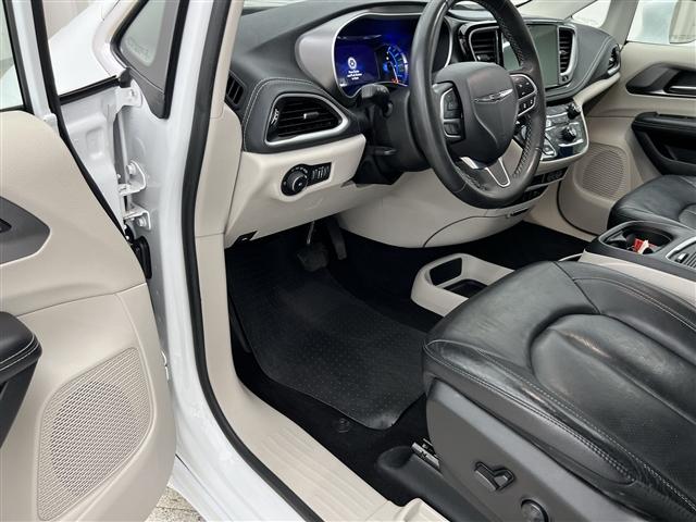 used 2022 Chrysler Pacifica Hybrid car, priced at $24,989