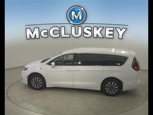 used 2022 Chrysler Pacifica Hybrid car, priced at $24,989