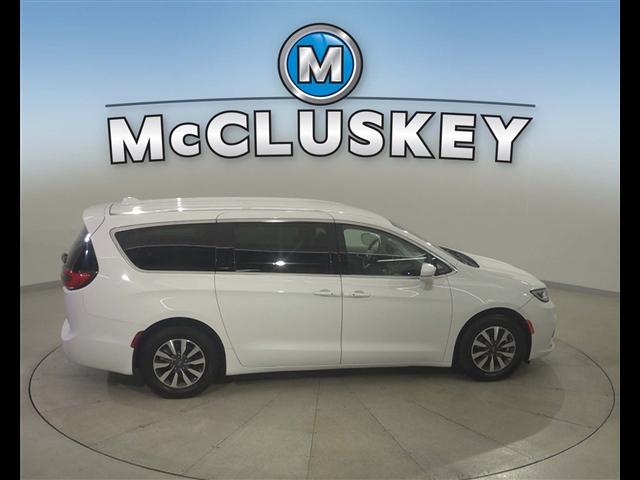 used 2022 Chrysler Pacifica Hybrid car, priced at $24,989