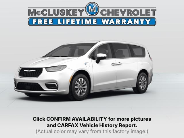 used 2022 Chrysler Pacifica Hybrid car, priced at $24,989