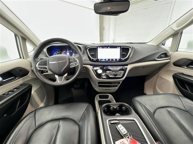 used 2022 Chrysler Pacifica Hybrid car, priced at $24,989