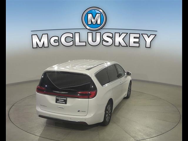 used 2022 Chrysler Pacifica Hybrid car, priced at $24,989