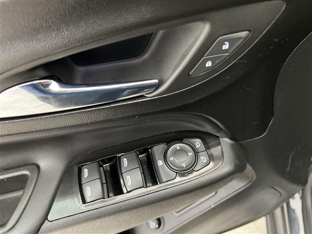used 2022 Chevrolet Equinox car, priced at $30,989