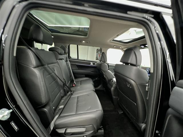 used 2024 Hyundai Santa Fe car, priced at $38,989