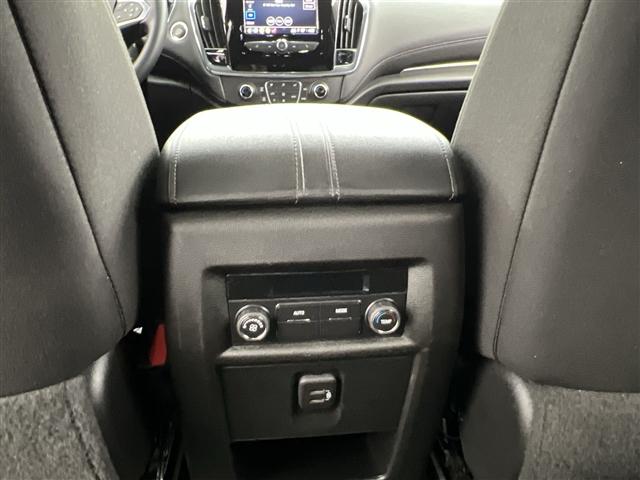 used 2023 Chevrolet Traverse car, priced at $29,989